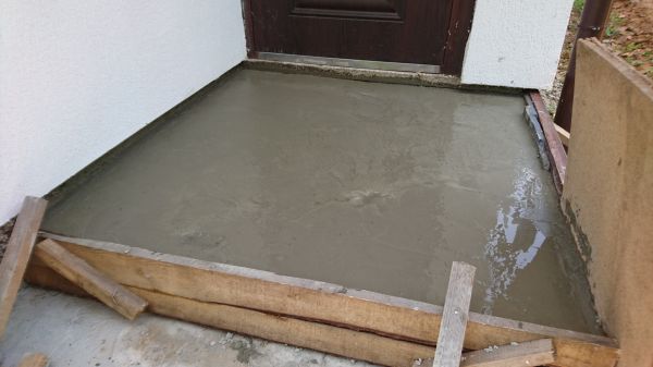 Cost of Entryway Concrete Repair in Ooltewah