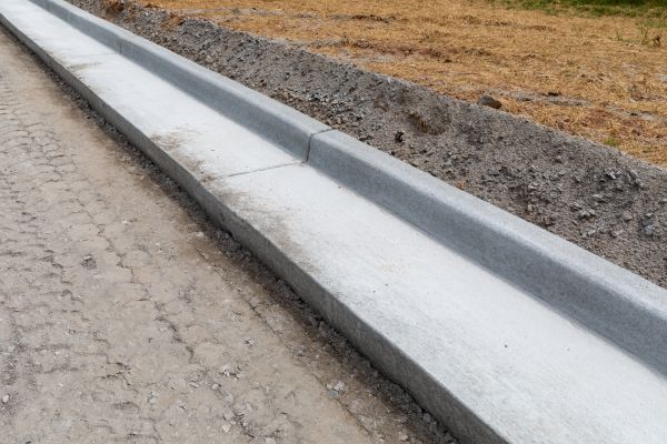 Cost of Concrete Curbing Repair in Ooltewah
