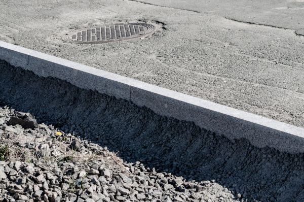 Cost of Sidewalk Curbing Repair in Ooltewah